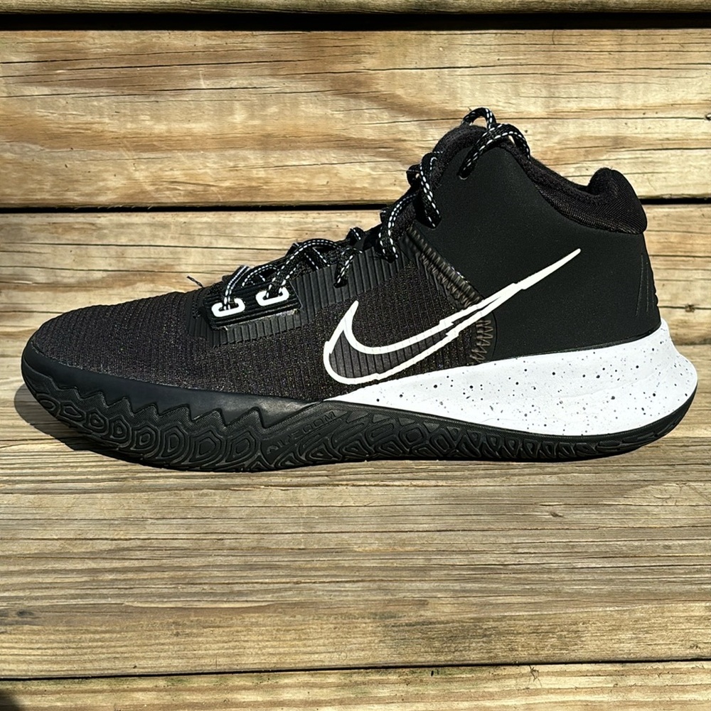 🖤🤍 Nike Kyrie Flytrap 4 Black White, Size 7.5